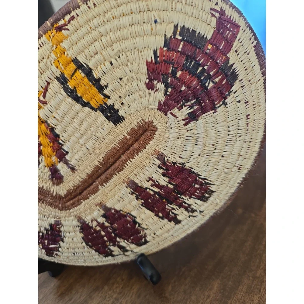 VTG Rare Hand Woven Southwestern Native American Shallow Heart Shape Basket Bird
